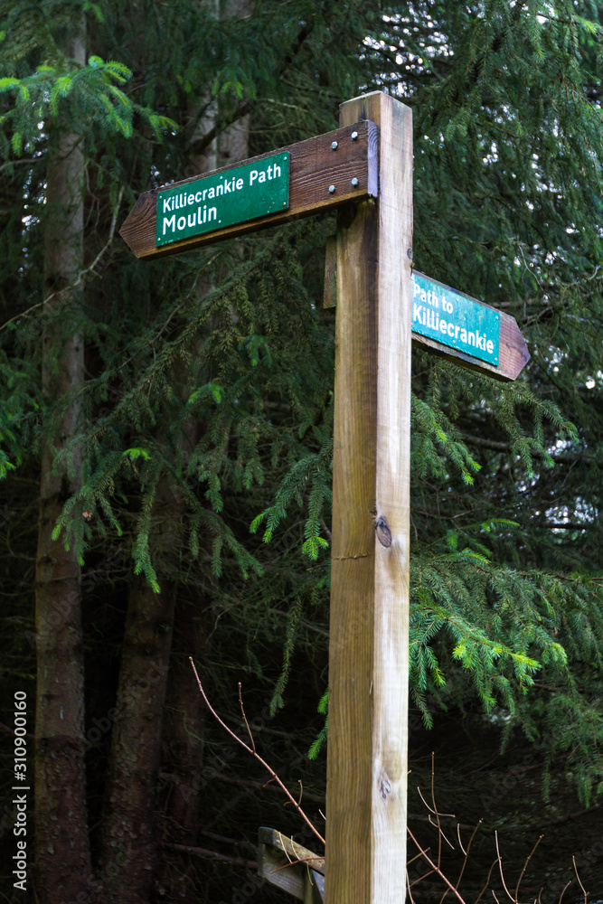 Signs marking footpaths in Scotland Signs marking footpaths in Scotland