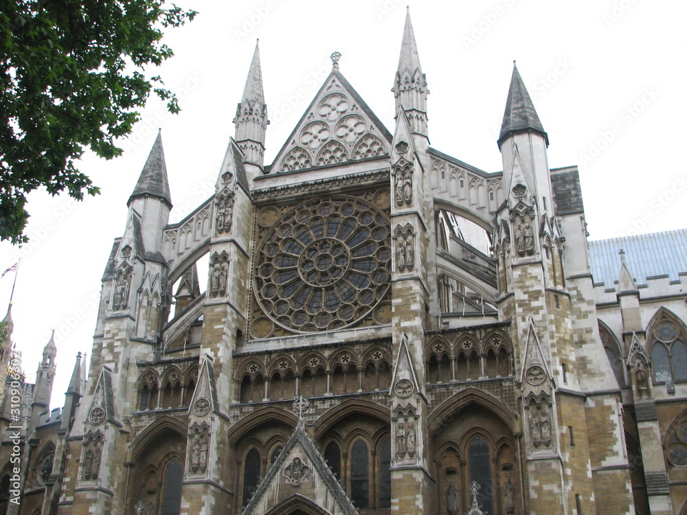 Cathedral and Rose Window London 02