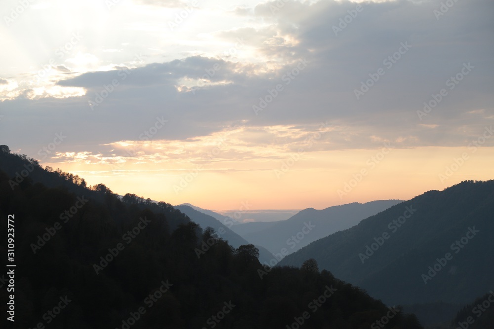 Obraz premium Colorful autumn landscape in the mountain village.