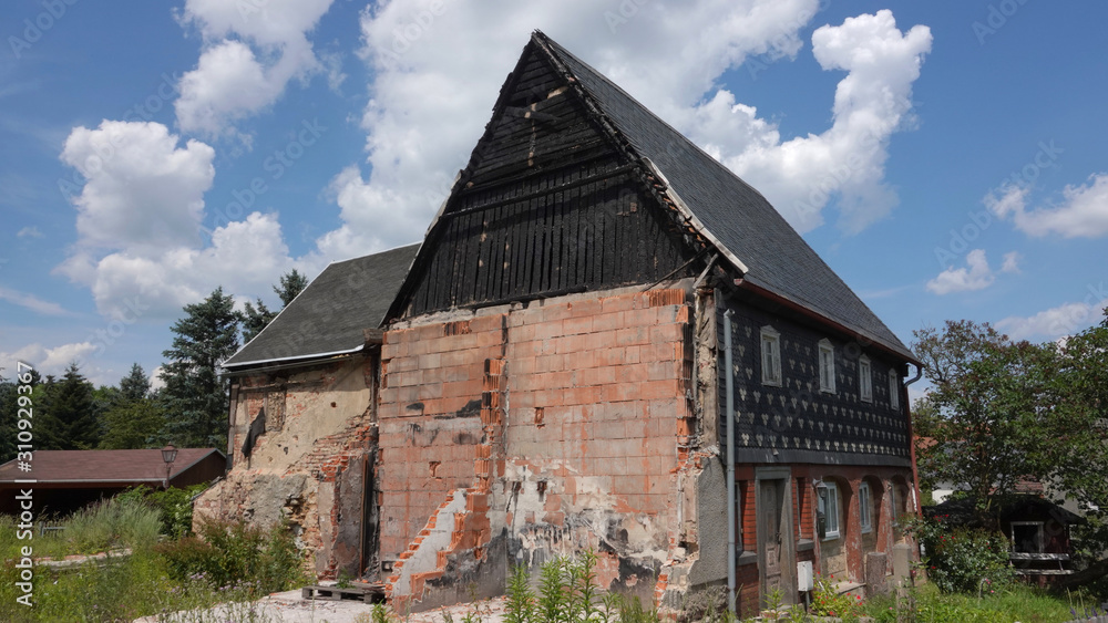 Traditional half-timbered house in Upper Lusatia badly damaged by fire Traditional half-timbered house in Upper Lusatia badly damaged by fire