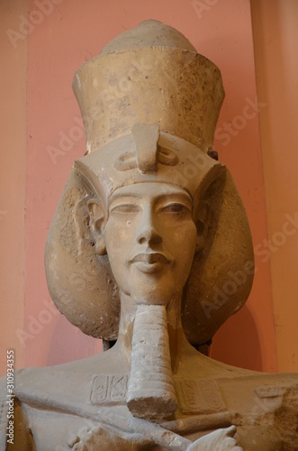 AKHENATON PHARAON XVIII DYNASTIE LOUXOR EGYPTE photo