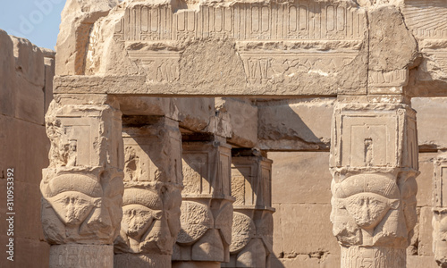 Tempel von Dendera photo