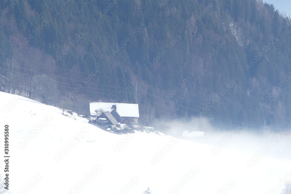 Schneeverwehung in den Ennstaler Alpen Schneeverwehung in den Ennstaler Alpen