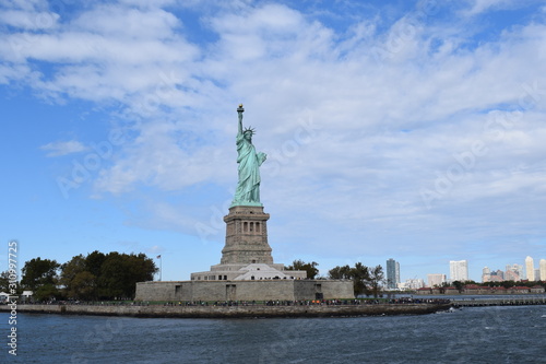 statue of liberty © Grunting