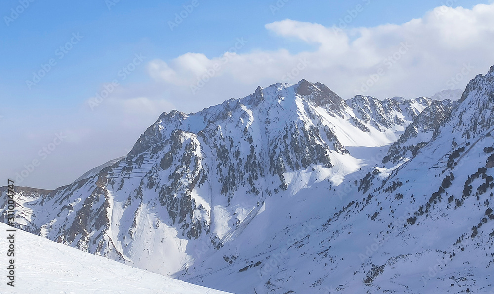 la mongie station de ski dans les Pyrénées 