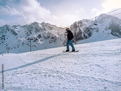 snowboard et piste de ski , la mongie