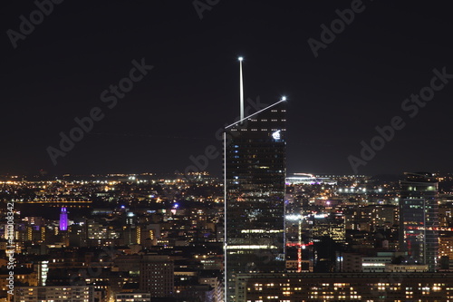 La tour Incity dans la quartier de La Part Dieu à Lyon la nuit vue depuis la colline de Fourvière - Ville de Lyon - Département du Rhône - France