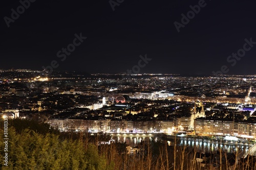 Lyon la nuit vue depuis la colline de Fourvière - Ville de Lyon - Département du Rhône - France