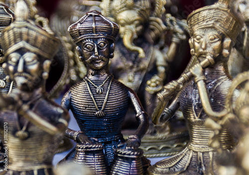 handicrafts metallic figurines