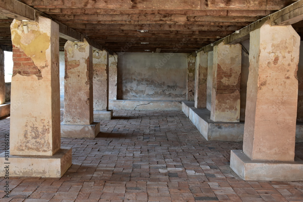 Obraz premium Underground with red brick