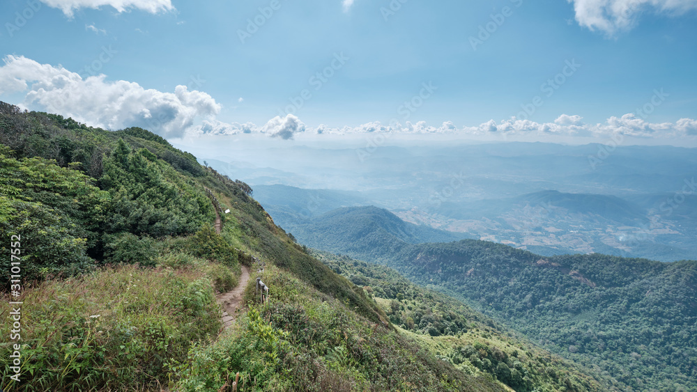 Obraz premium Kew Mae Pan Nature Trail