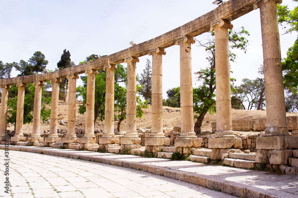 Ovale Piazza, forum in the ancient roman city of Gerasa in Jerash, Jordan.