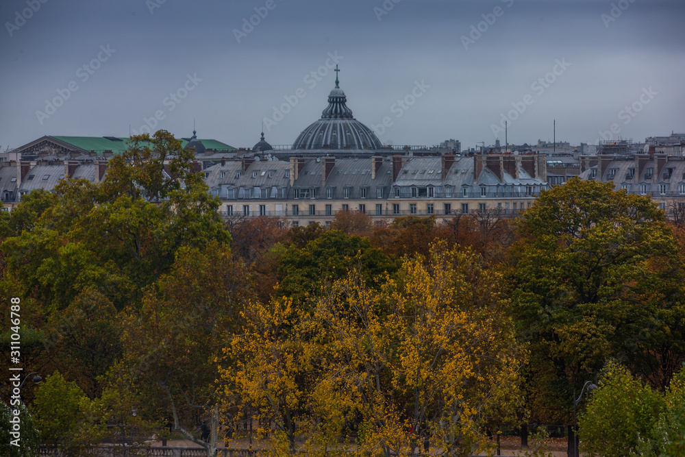 Obraz premium paris depuis le musée d'orsay