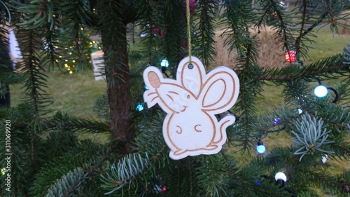 It is a rat figure of the New Year's Eve tree, a symbol of the Year of the Rat.