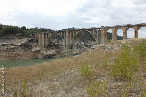 Viaducto de Entrepeñas en el río Tajo (Guadalajara)