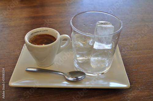Cafe expreso con hielo