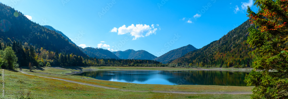 Fototapeta premium Panorama, der Loedensee Ruhpolding, Bayern