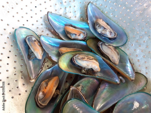 Asian green mussels on the market
