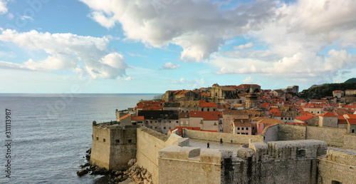 Ciudad amurallada desde lo alto. Dubrovnik, Croacia. 