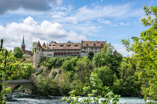 Schloss Laufen am Rheinfall von Schaffhausen  Schweiz