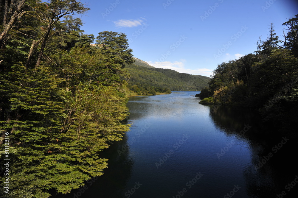 lago, acuático, paisaje, montagna, naturaleza, cielo, azul, verano, bosque, verde, viajando, escenario, árbol, río, nube, otoñal, beldad, hermoso, impresiones, escénico, panorama