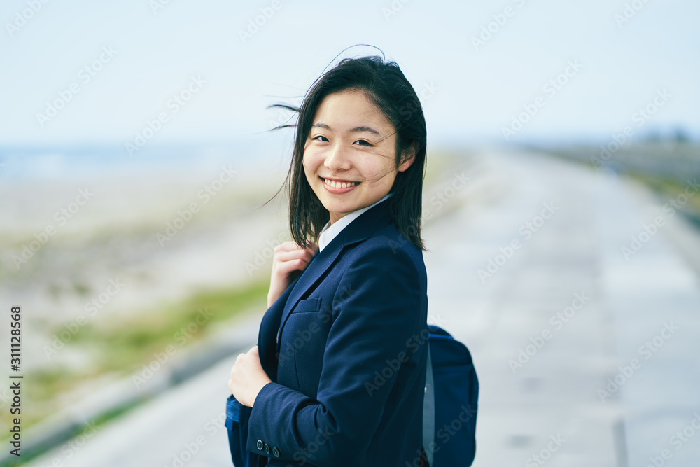 制服姿の女子高校生 制服姿の女子高校生