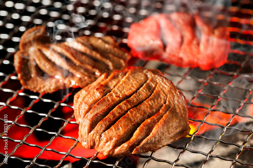 厚切り牛タン　Thick-cut Gyutan (Sliced beef tongue) photo