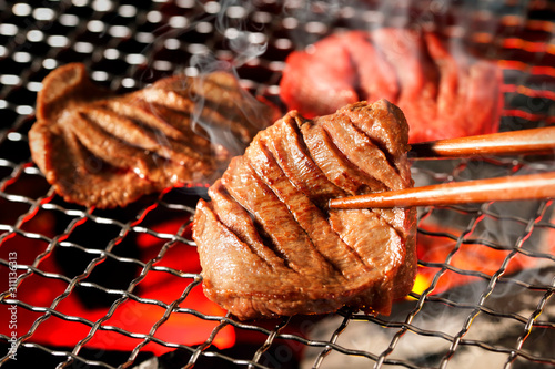 Bild auf Leinwand 厚切り牛タン　Thick-cut Gyutan (Sliced beef tongue)