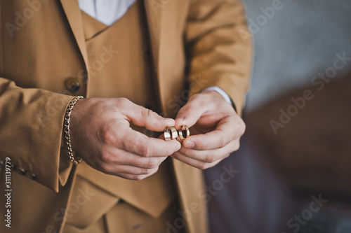 Delicate hands with wedding rings 2192.