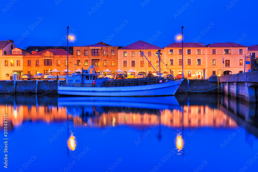 Obraz premium TAS Hobart Harb boat waterfront
