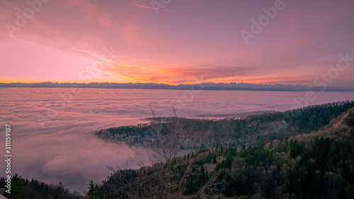 Sonnenaufgang   ber dem Nebelmeer  Blechenflue