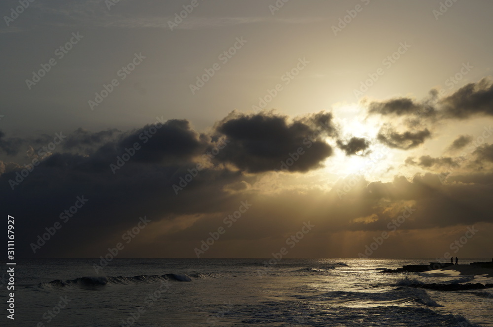 Obraz premium Sunset Over the Caribbean Sea