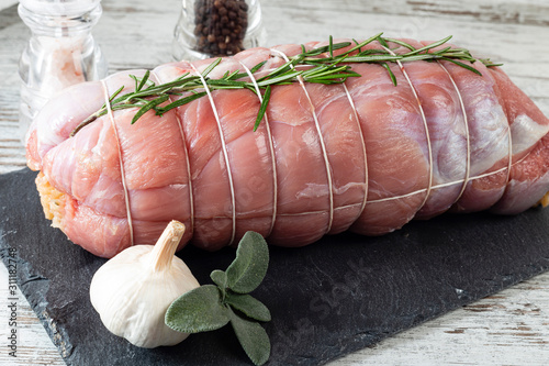 Arrosto di vitello su piatto d'ardesia