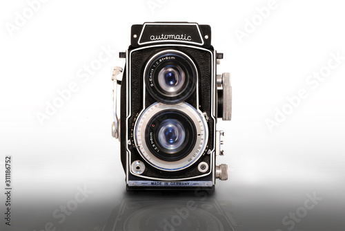 Bilde på lerret Old vintage camera medium format