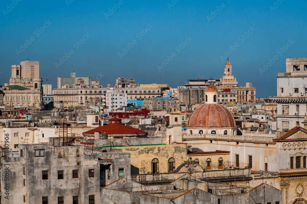  Viewpoint over the roofs of the historic city of Havanaistoric construction in the streets of Cuba