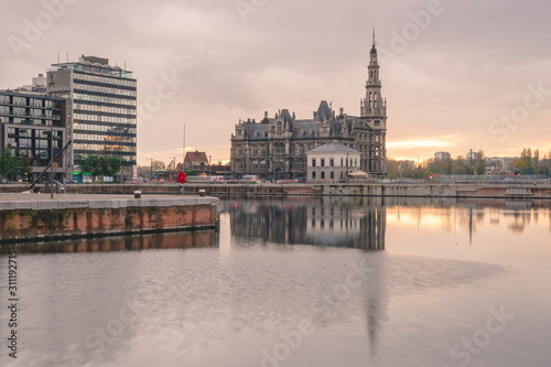Joli reflet sur la ville d'Anvers