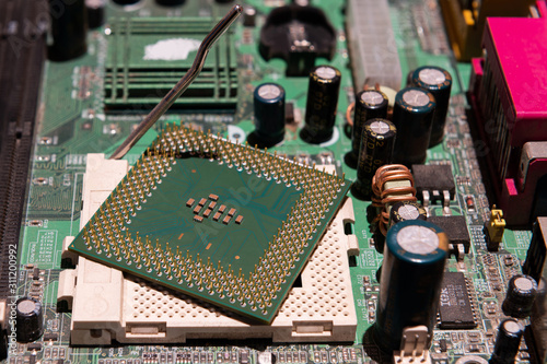 Płyta główna komputera. Zbliżenie na socket i procesor