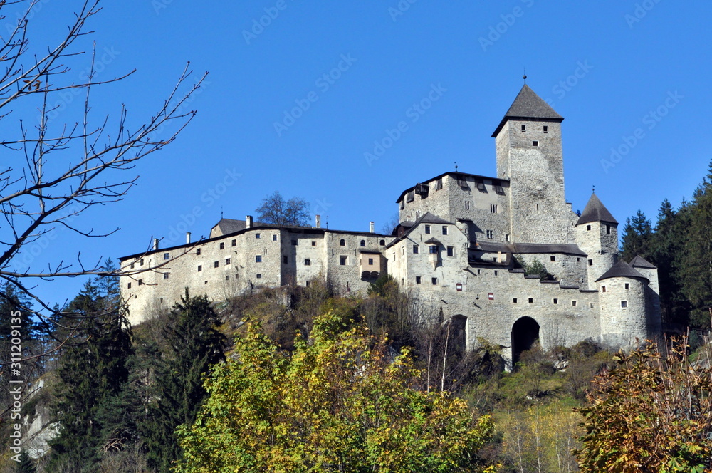 Burg Sand in Taufers im Tauferertal in Südtirol