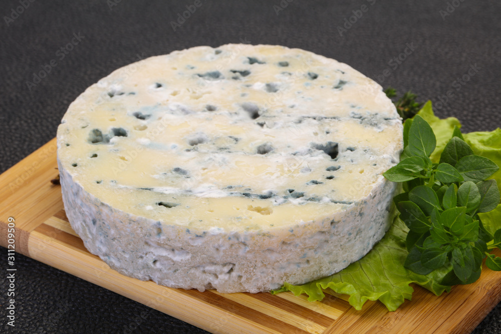 Round blue cheese