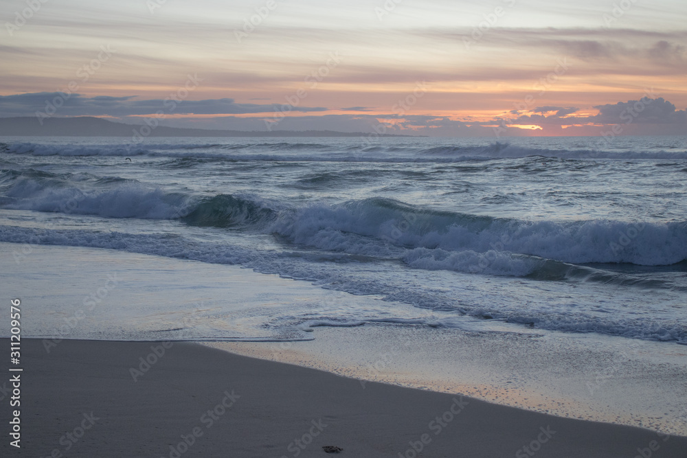 Obraz premium Sunset waves at Marina State Beach in Monterey County California 