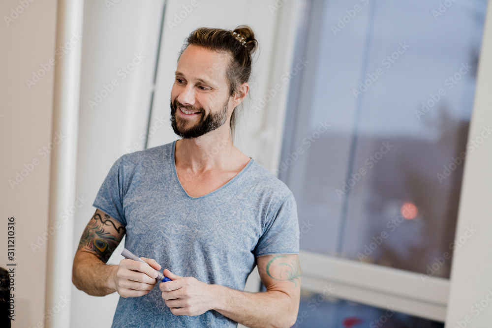 Fotografie Mann mit Flipchart