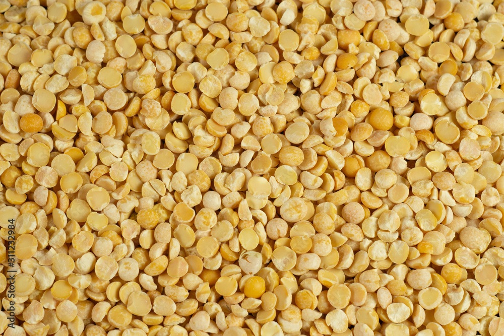 texture of split in half yellow dried peas
