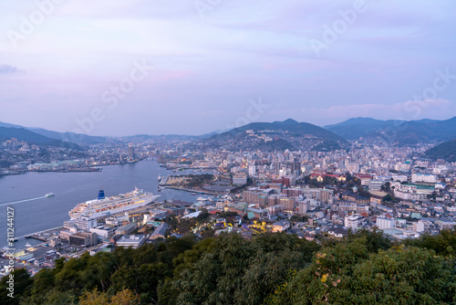 [長崎県]長崎市街の夕景（鍋冠山公園）