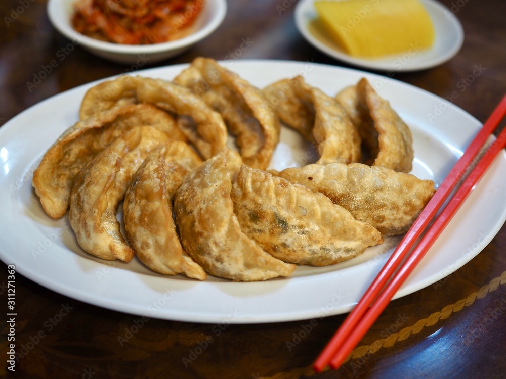 아시아 음식 군만두, 딤섬 아시아 음식 군만두, 딤섬