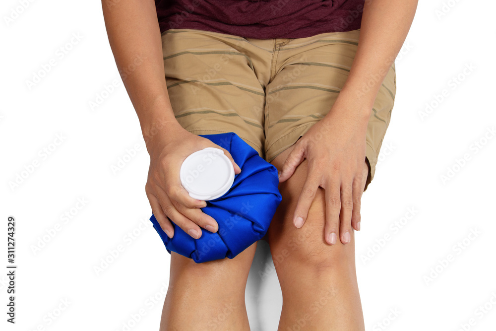 People compress ice bag to Various areas of the body that are swollen
