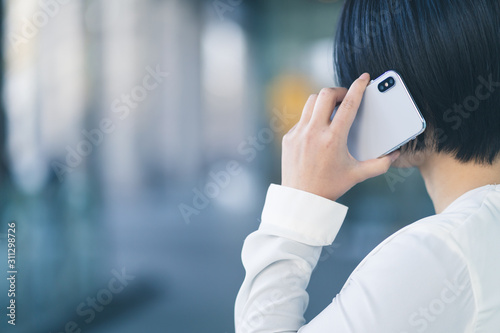 Photos ビジネス　電話　スマートフォン