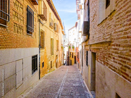 Fototapeta Naklejka Na Ścianę i Meble -  Madrid-alley-3