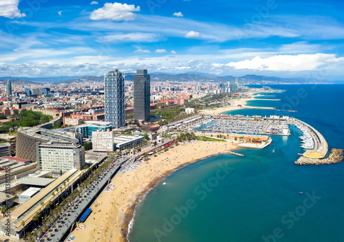 Obraz na płótnie Powietrzna panorama plaży w Barcelonie 