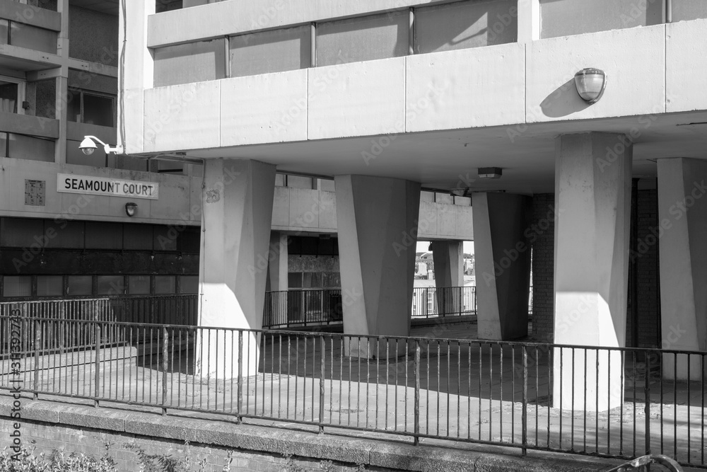 Obraz premium Black and white Aberdeen Street Photography: building