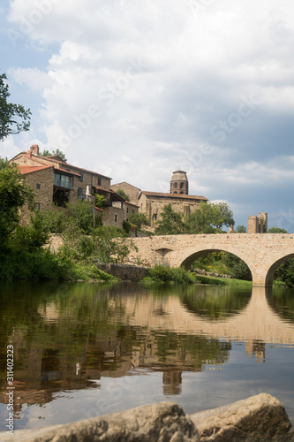 pont et abbaye de Lavaudieu, Auvergne (France)